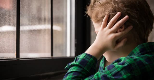 Co czuje dziecko z zespołem Aspergera i jak mu pomóc w emocjach Co czuje dziecko z zespołem Aspergera i jak mu pomóc w emocjach