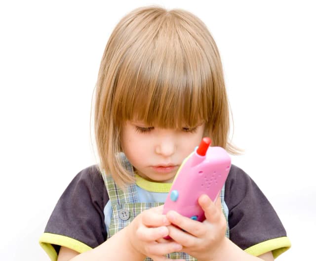 Najlepsze telefony zabawkowe - edukacja i bezpieczeństwo dla dzieci Najlepsze telefony zabawkowe - edukacja i bezpieczeństwo dla dzieci